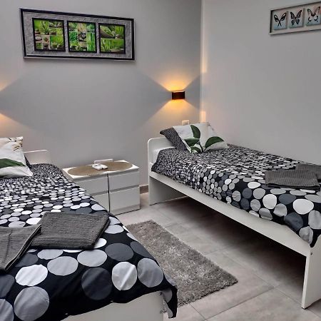 Luxury Townhouse Apartment Адехе Екстериор снимка