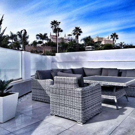 Luxury Townhouse Apartment Адехе Екстериор снимка