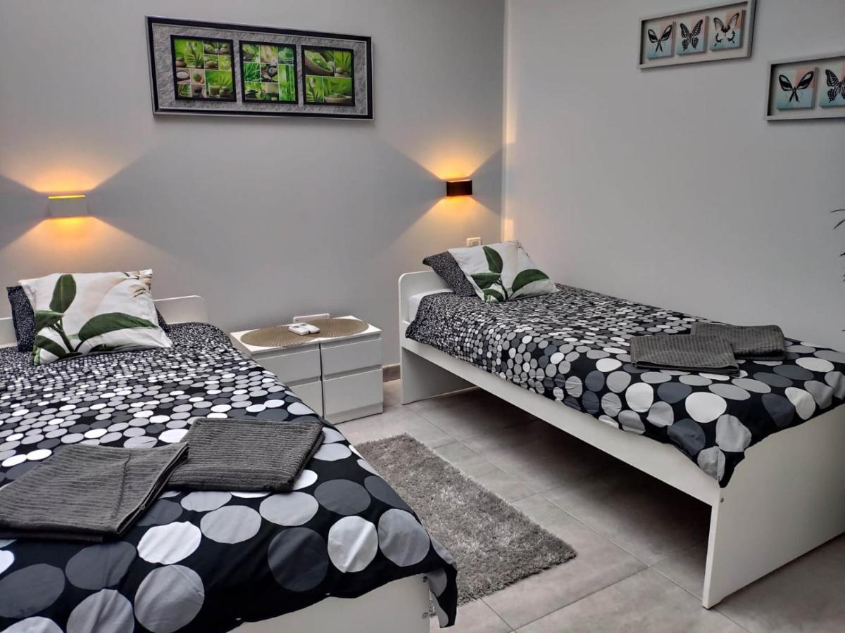 Luxury Townhouse Apartment Адехе Екстериор снимка