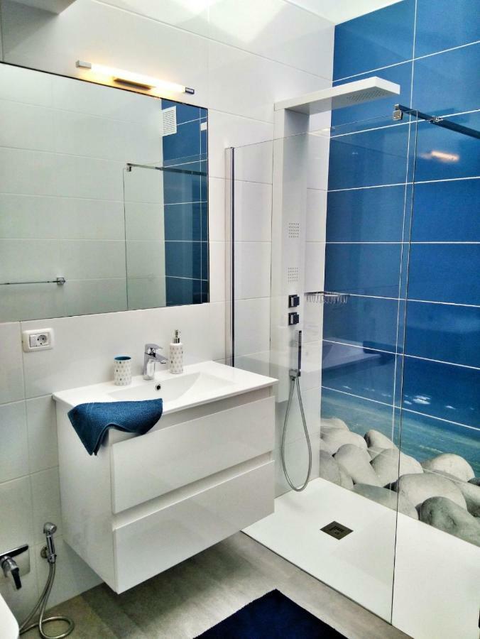Luxury Townhouse Apartment Адехе Екстериор снимка