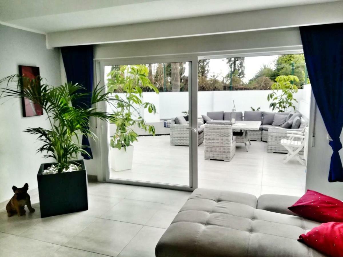 Luxury Townhouse Apartment Адехе Екстериор снимка