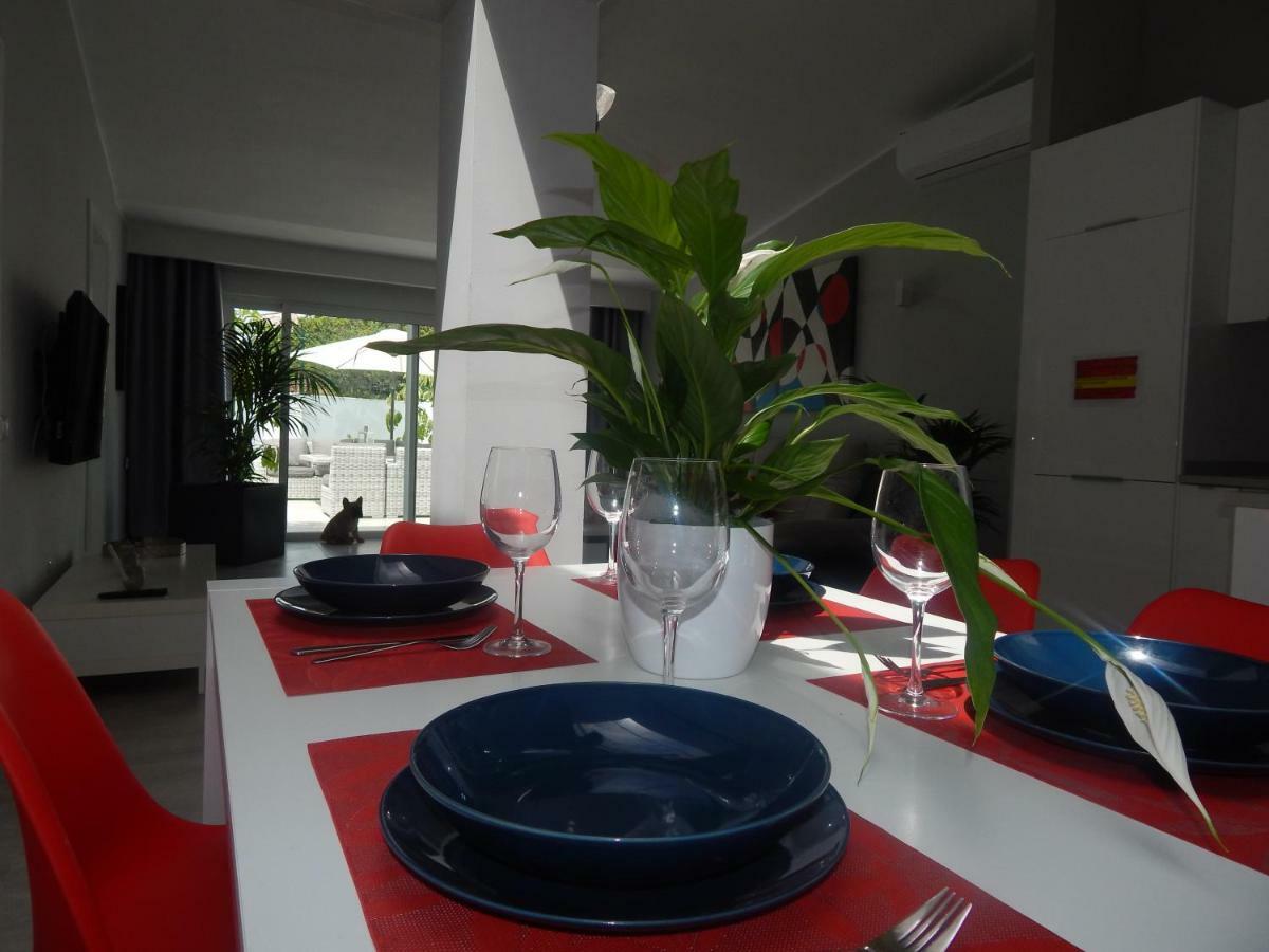 Luxury Townhouse Apartment Адехе Екстериор снимка