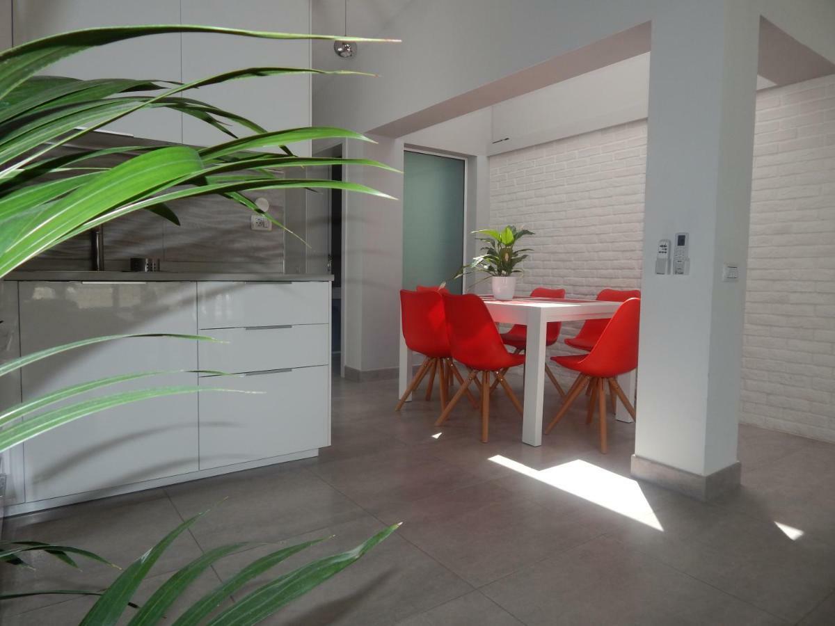 Luxury Townhouse Apartment Адехе Екстериор снимка