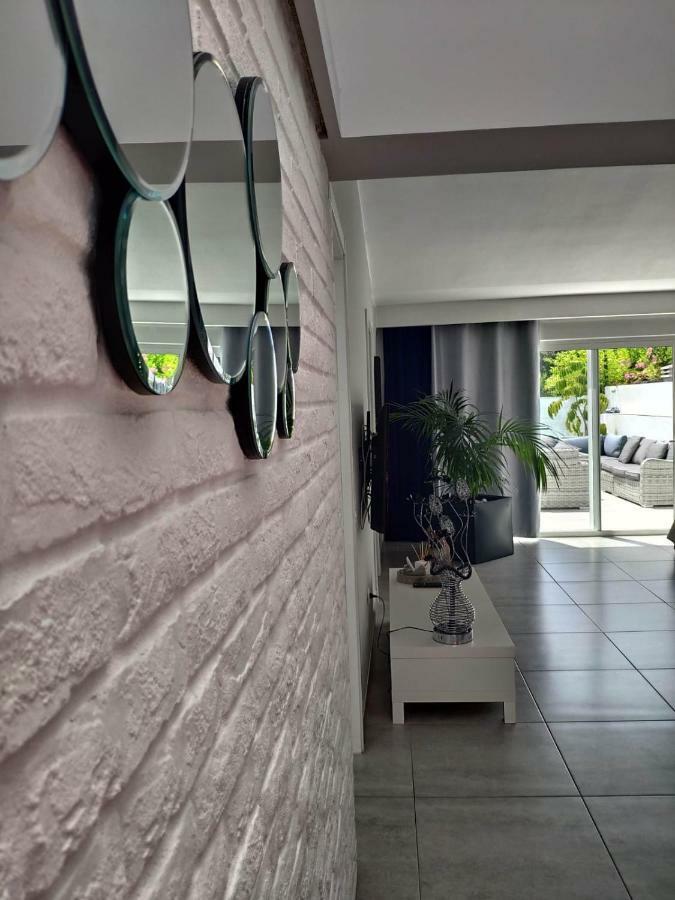 Luxury Townhouse Apartment Адехе Екстериор снимка
