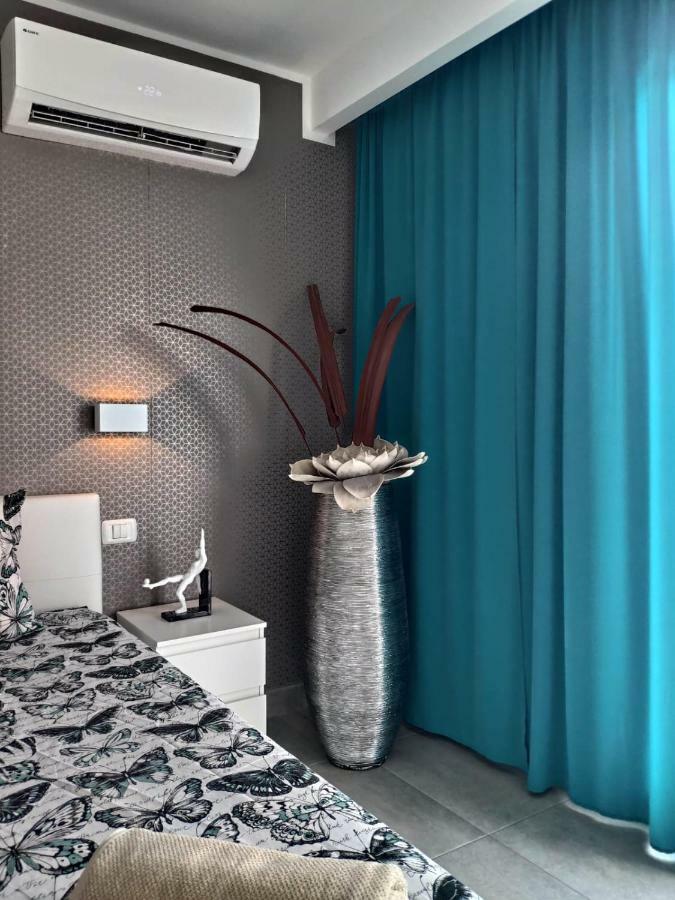 Luxury Townhouse Apartment Адехе Екстериор снимка