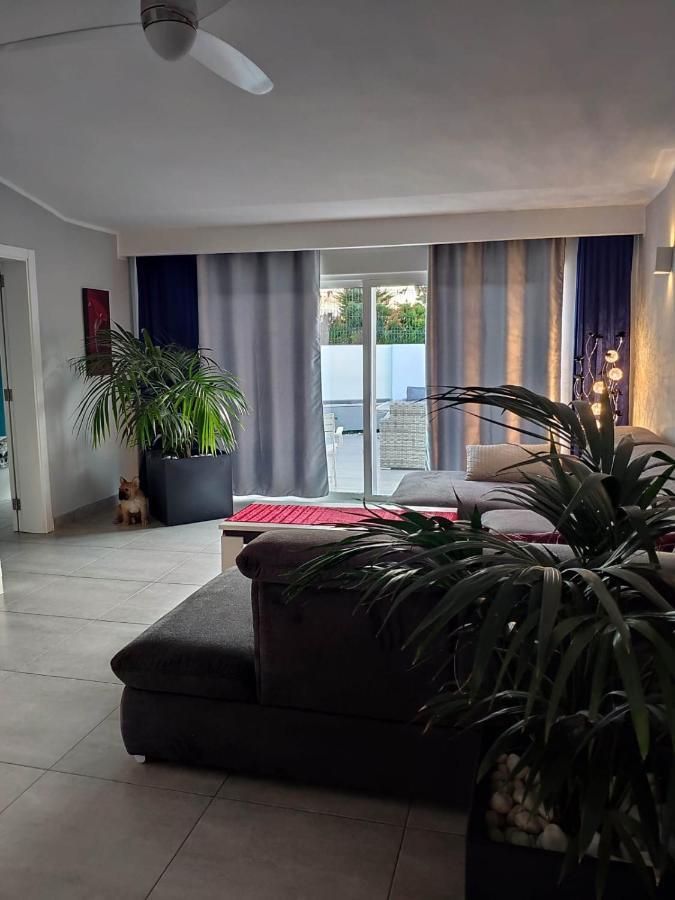 Luxury Townhouse Apartment Адехе Екстериор снимка