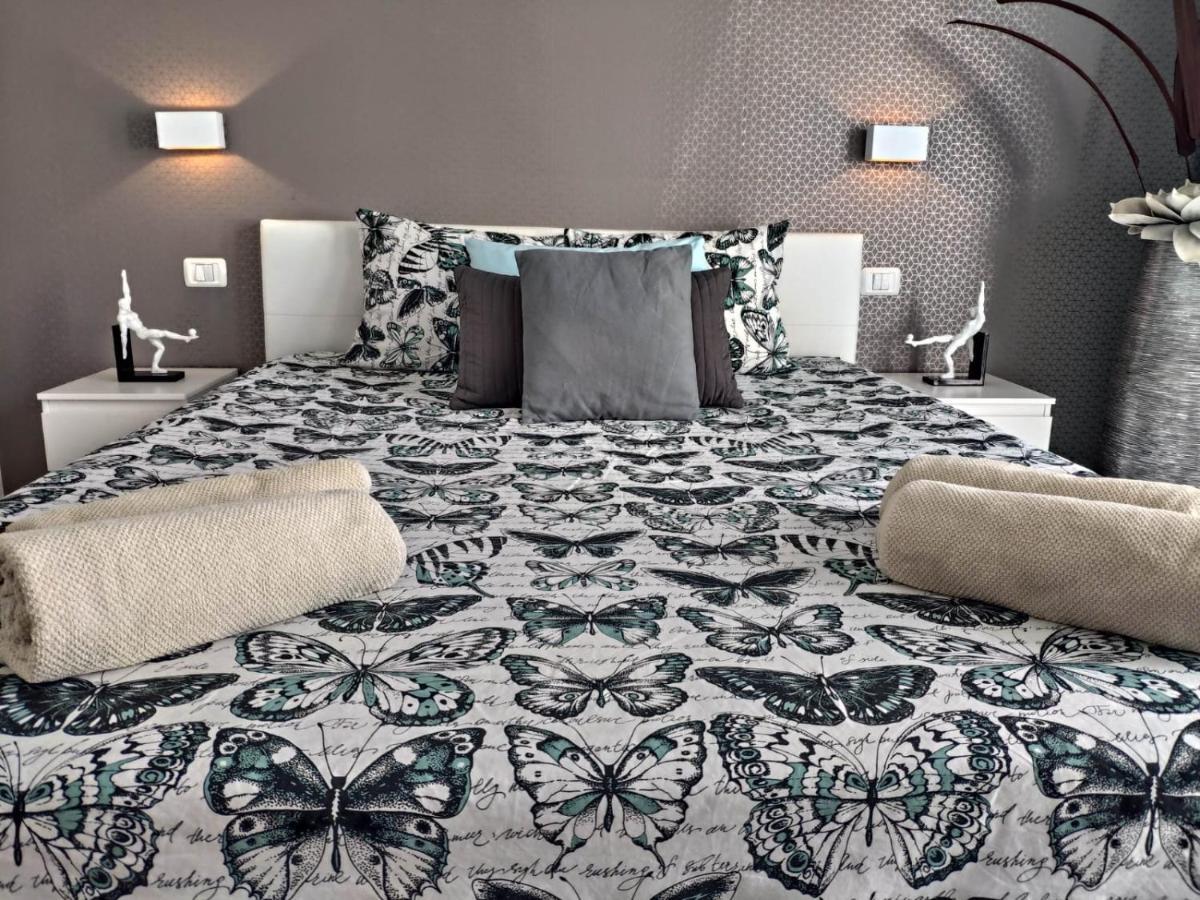 Luxury Townhouse Apartment Адехе Екстериор снимка